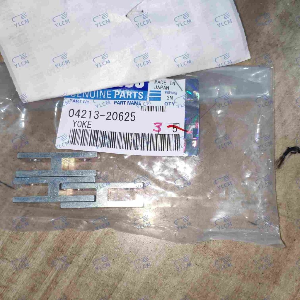 Yoke for Komatsu 04213-20625